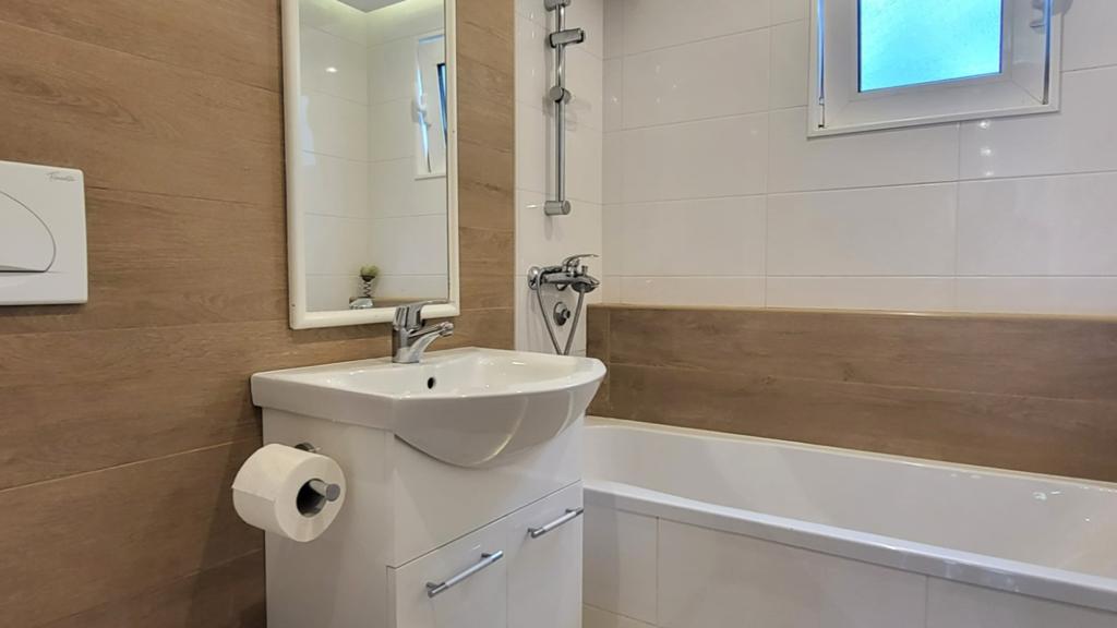 Image of Villa - 4 Bedrooms - 4 Bathrooms for Sale in Herceg-Novi-Igalo-Montenegro, Image 13